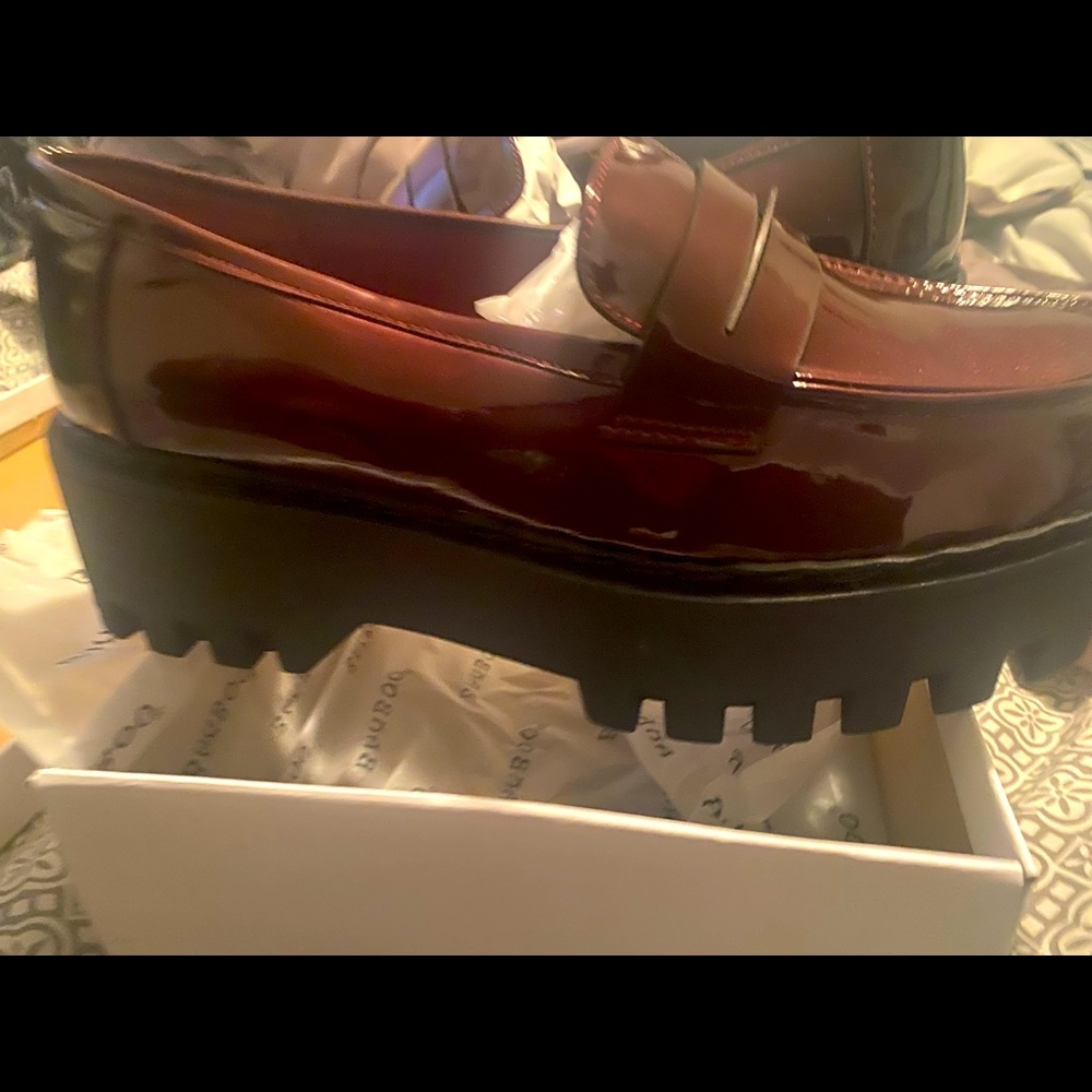 Burgundy platform casual shoes